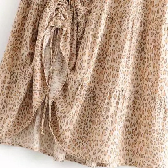 LAST ONE Leopard Ruched Skirt - Picture 4 of 16